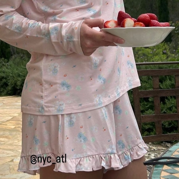 NWT Ms. Djerf 🌸SHORTS🌸 - Picture 3 of 9